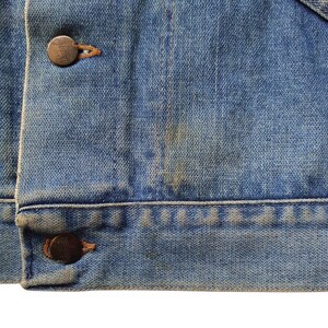 Vintage 70s WRANGLER 14 oz Denim Jacket size 38/M / 1970s Wrangler USA Trucker Biker Grunge Faded jeans Distressed Thrashed Western Jacket image 13