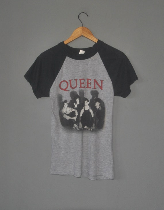 Vintage 1984 QUEEN UK Tour Concert T shirt size XS