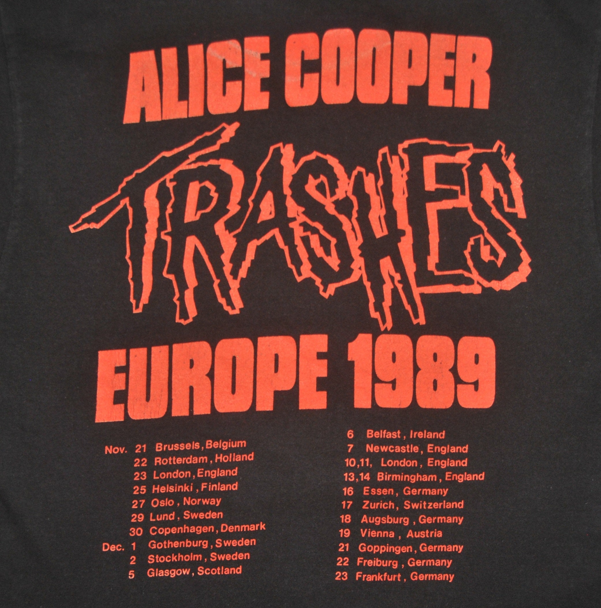 ゆうたろう【80〜90's】 ALICE COOPER rock Tee Vintage 1989 ALICE COOPER Thrashes Europe Tour Concert T