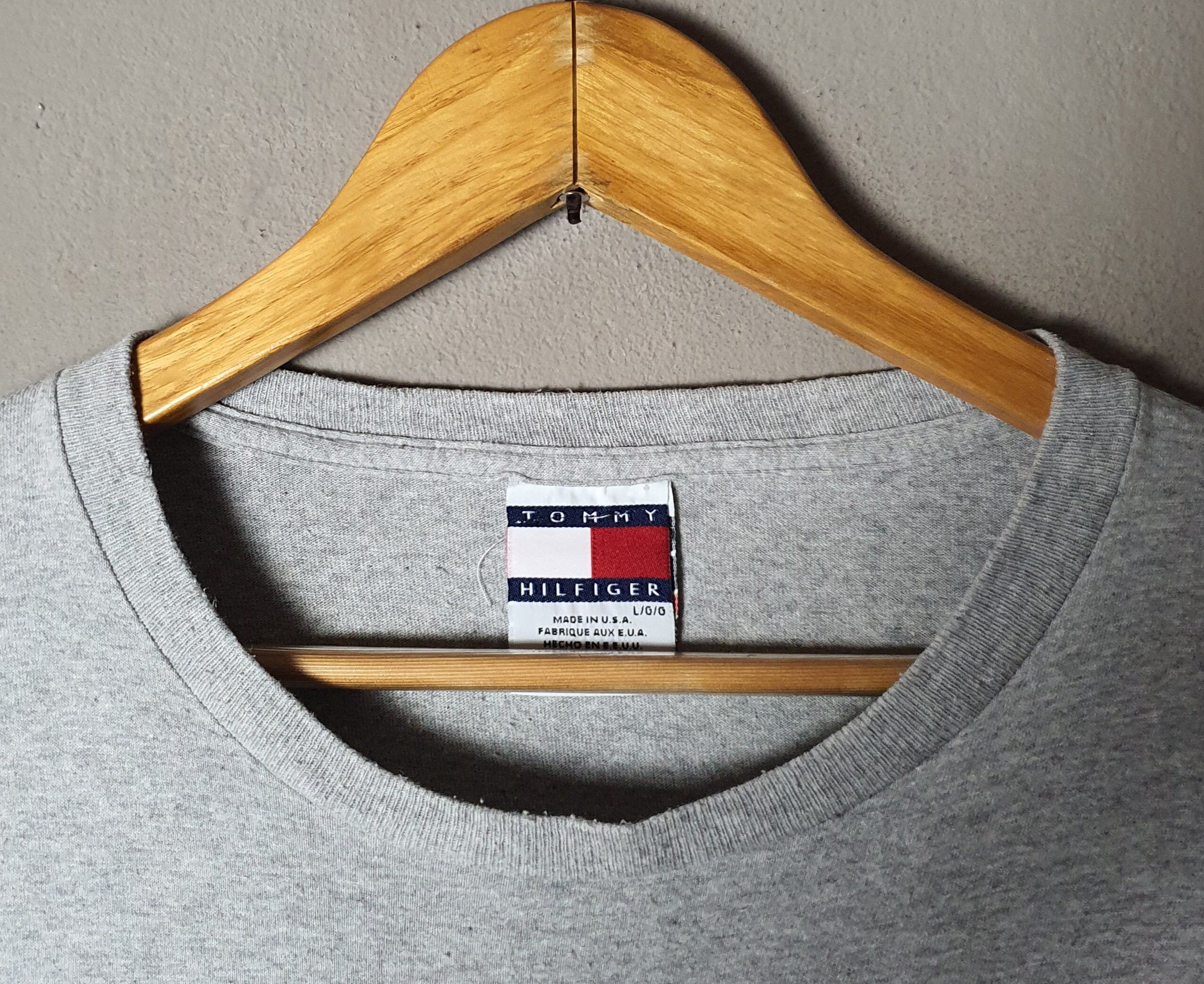 Vintage TOMMY HILFIGER 90s Logo T Shirt Size Large &frasl; 1990s Tommy