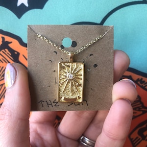 Collar con dije de carta del tarot en oro, arcanos mayores, cartas del tarot Rider Waite