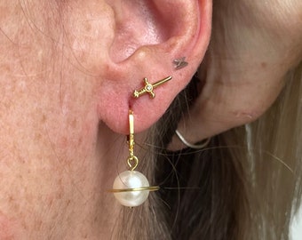 Pearl Saturn Dangle Hoop Earrings: Hypoallergenic Celestial Jewelry
