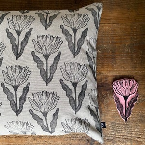 Rubber stamp | hand carved stamp | mounted or unmounted | flower | spring flower | floral design | spring | Scandinavian | flower stamp