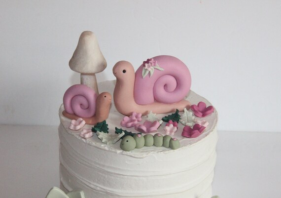 Gâteau à Couches Escargot Pour Bébé - Cadeau Naissance Original Avec Couches, Cape De Bain Et Brosse