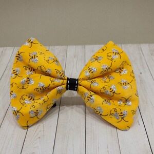 Glittery Yellow Bumble Bee Dog Bow Tie - Sparkly Summer Bow Tie