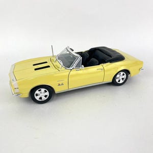 Maisto 1967 Chevrolet Camaro RS SS 396 Diecast 1:18 Scale Model