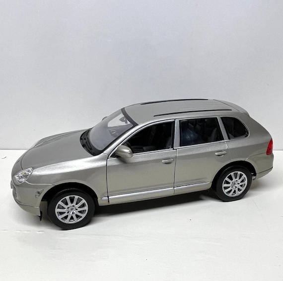 Maisto Porsche Cayenne 1/18 Scale Diecast Model in Silver - Etsy
