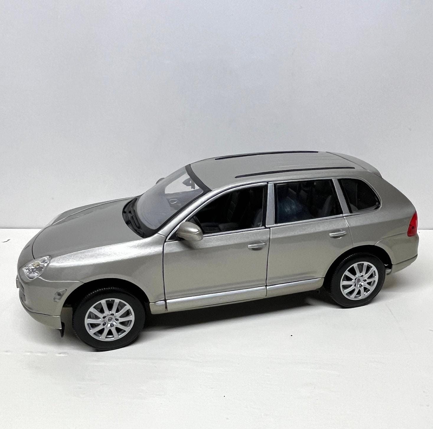 Maisto Porsche Cayenne 1/18 Scale Diecast Model in Silver - Etsy