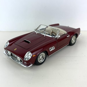 Mattel Hotwheels Ferrari 250 California Spider 1:18 Scale Diecast Model Car