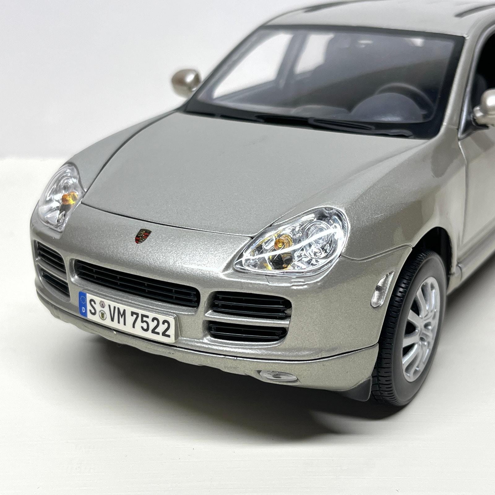 Maisto Porsche Cayenne 1/18 Scale Diecast Model in Silver - Etsy