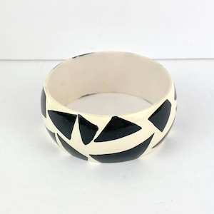Vintage Plastic Black and White Geometric Fashion Bangle Bracelet