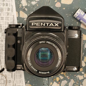 ペンタックス6X7　Takumar105mmf4付 PENTAX 67 TTL / smc TAKUMAR 6×7 105mm F2.4 木製グリップ付