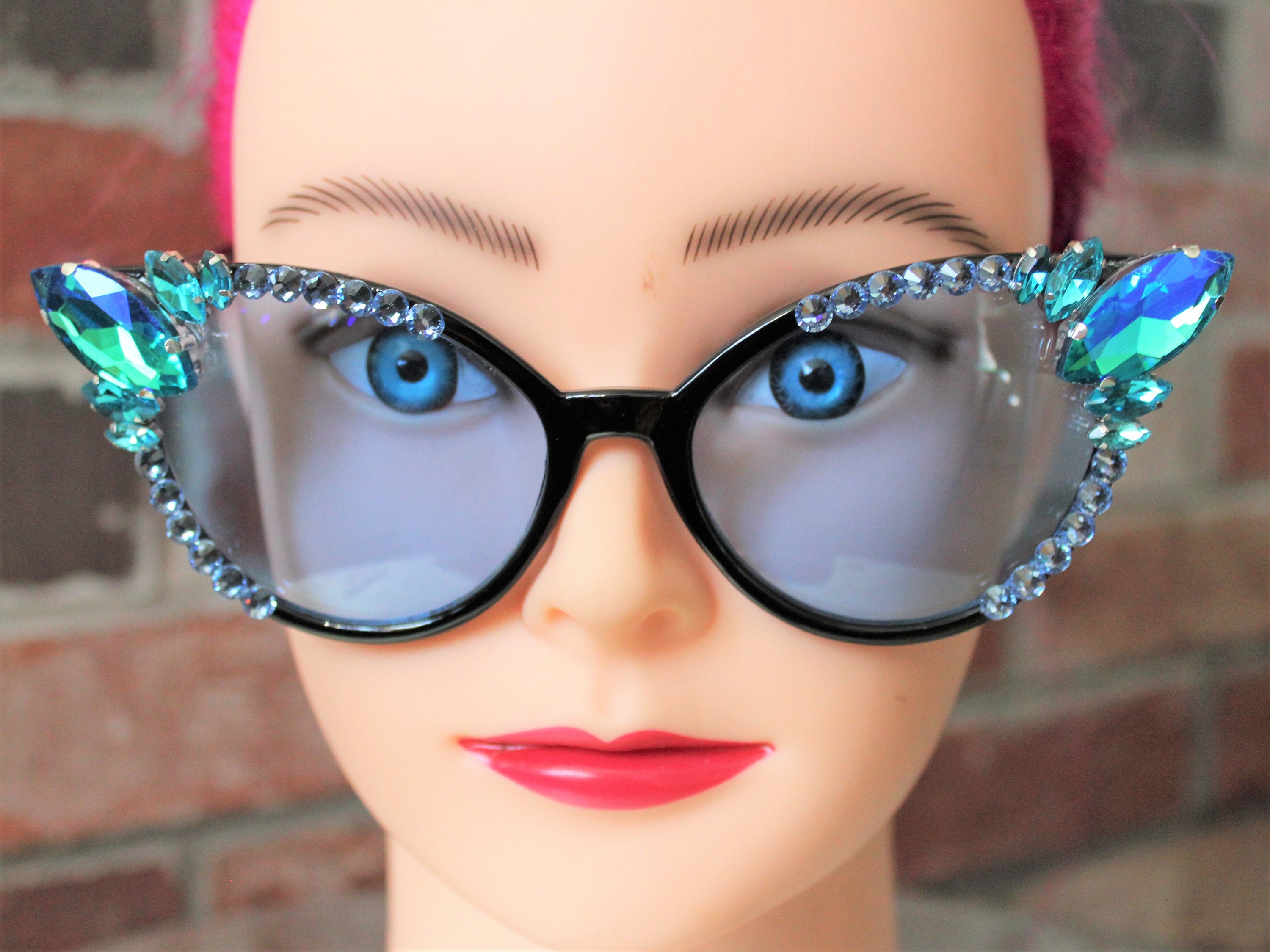 Amethyst Glam Cat-Eye Sunglasses CLARA - Glam Cat Eye Shaped Sunglass for Adults - Cute Retro  main image 3