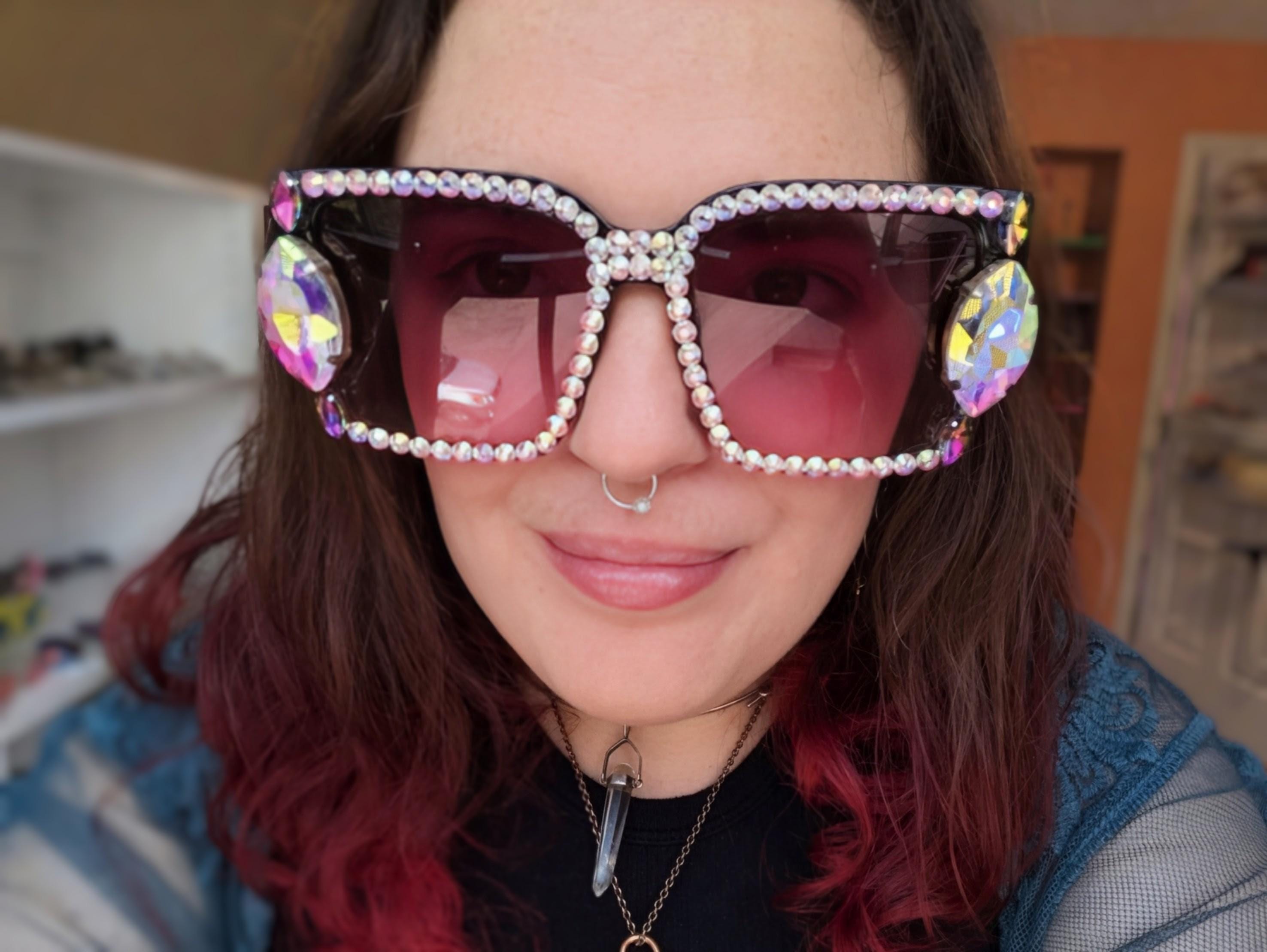 Y2K - Oversized Square Sunglasses With Clear Rainbow Crystal  display picture 2