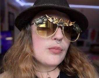AERO AMULET - Winged Beetle Steampunk Adult Aviator Sunglasses with Mirrored Gold Lens - Steam Punk Gear Sunglass for Stylish Adults
