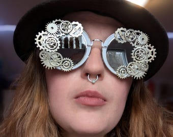SHINER - Unique Silver Steampunk Sunglasses - Round Circle Sunglass with White Frames and Silver Steam Punk Gear Accents - Cosplay Accessory