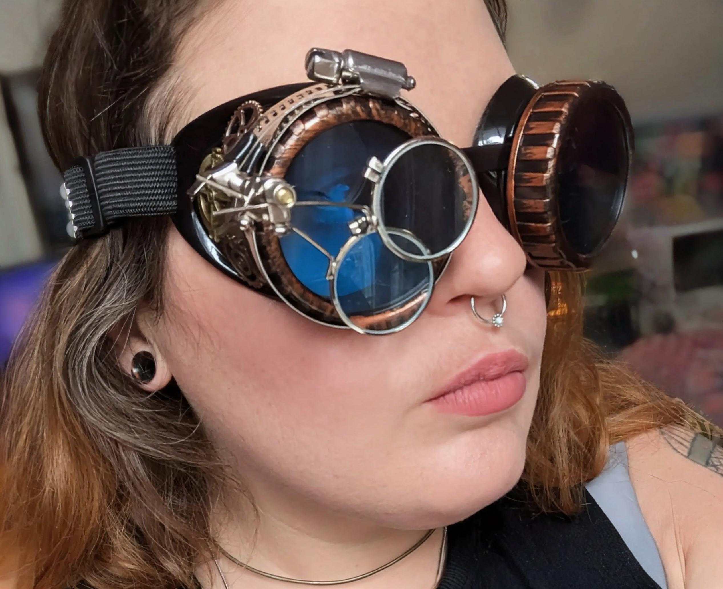1043※スチームパンク・ゴーグルと歯車モチーフの黒の帽子 ※ブライスアウト 1043※スチームパンク・ゴーグルと歯車モチーフの黒の帽子 ※ブライスアウト