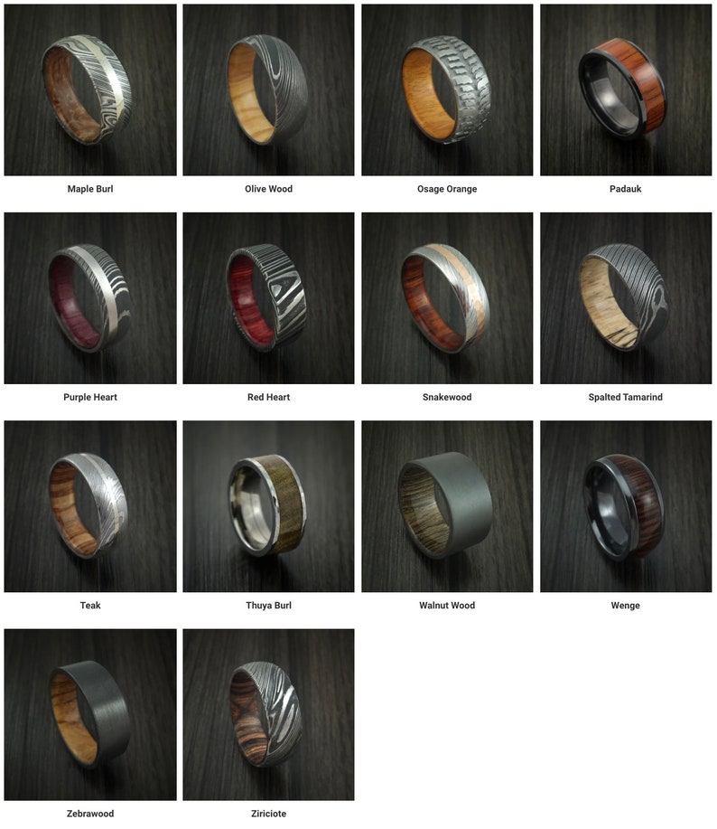 Puede incluir: Una colecci&oacute;n de 14 anillos diferentes de madera y metal. Cada anillo presenta una combinaci&oacute;n &uacute;nica de madera y metal, con una variedad de vetas de madera y acabados met&aacute;licos. Los anillos se muestran sobre un fondo de madera oscura.
