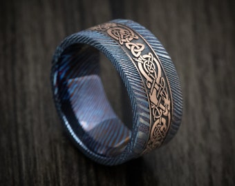 Anillo personalizado de dragón celta dorado y Kuro-Ti
