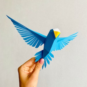 Budgie (Parrot) -  Make your own Low poly bird on fly, Geometric bird, Paper sculpture, Papercraft bird, 3D Budgie