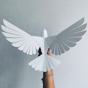 Colomba - Crea il tuo uccello low poly in volo, uccello geometrico, scultura di carta, uccello di carta, colomba 3D