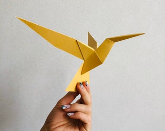 Low Poly Hummingbird Papercraft – 3D Geometric Bird Sculpture (PDF Pattern)