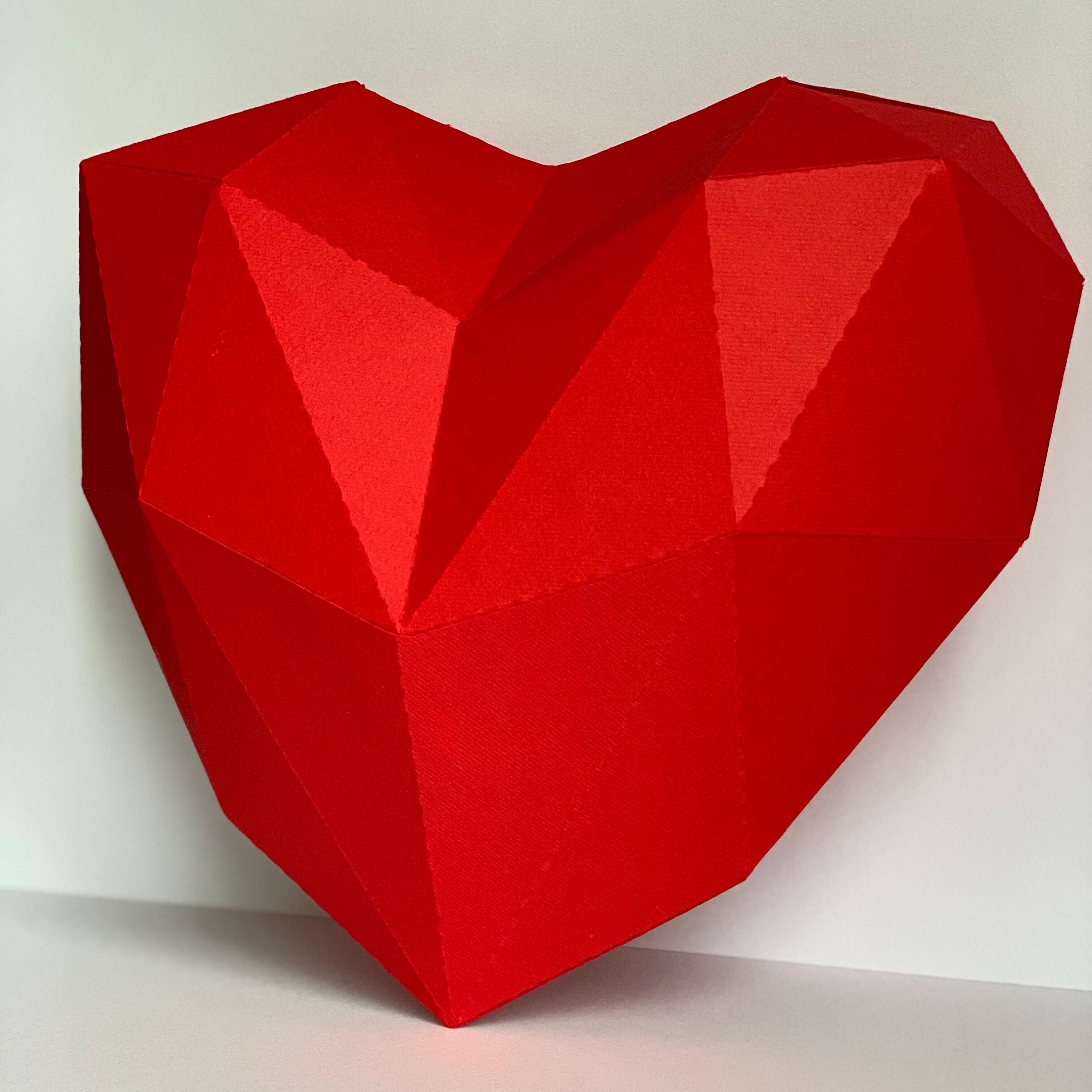 Low Poly Heart Papercraft – DIY Valentine's Day Gift (PDF & SVG) - Etsy