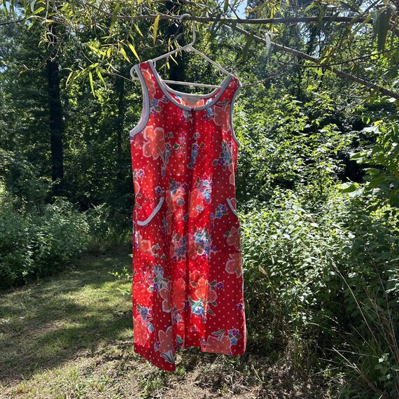 Vintage 1970s Red Floral Sleeveless House Dress, Sleeveless Summer Lounge Dress