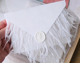 Set of 10 white Velvet Envelopes with feathers for bridesmaids, Wax seal, printed text on liner, custom text, 4*6'