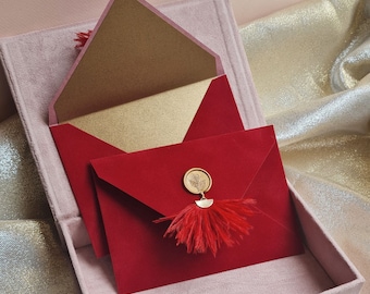 5 sobres de terciopelo con plumas de avestruz, colgantes estilo art déco para eventos, bodas, despedidas de soltera, damas de honor, regalos en beige, blanco, rosa, azul claro y negro.