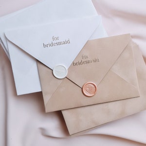5 velvet envelopes for bridesmaids gift elegant style wedding hen party maids of honer favors beige white gold wax seal premium stationery
