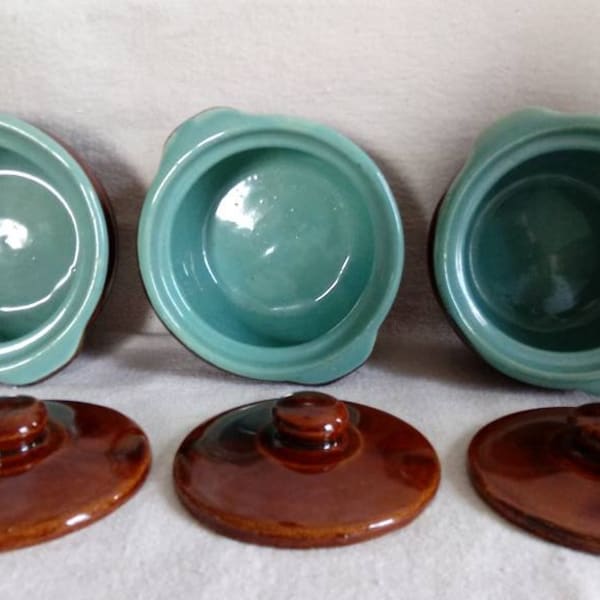 Country Fare Stoneware Bowls/Casseroles With Handles And Lids Set of 3 Vintage Zanesville Louisville Stoneware