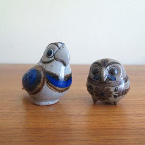 Set of 2 Vintage Jorge Wilmot Tonala Pottery Birds, Parrot and Owl, Mexican Handpainted Glazed Ceramic Birds, Blue Brown, Tonalá Mexico