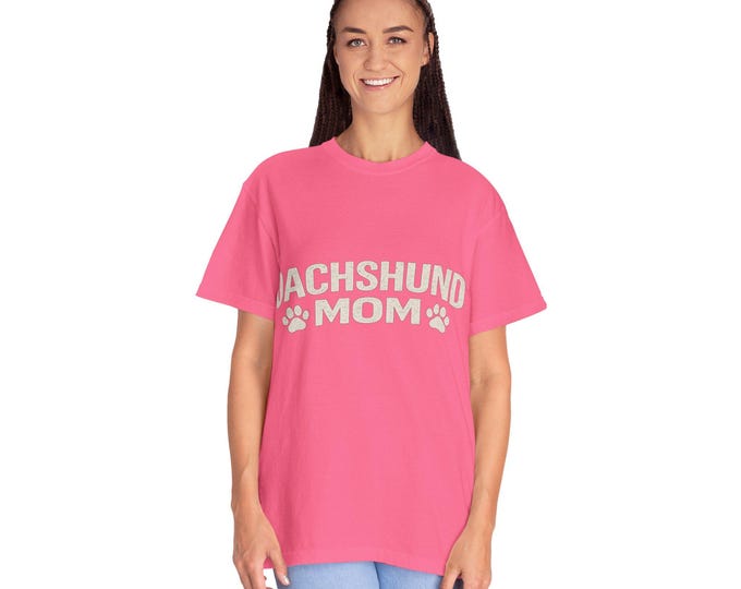 Dachshund Mom T-shirt | Retro Paw Print Dog Lover Tee