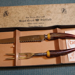 Regal Crest Sheffield Carver Set mit Box ~ Messer & Gabel ~ Rostfreier Stahl für immer scharfe Klingen ~ Dura Stag Griffe ~ Urlaub ~ Vintage Besteck