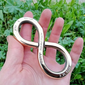 Bronze anniversary gift, 8th anniversary gift for her, bronze number 8, bronze 8, 8 year anniversary gifts, gift for her, bronze sculpture