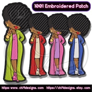 Pode incluir: Quatro patches bordados com uma figura de desenho animado com um grande afro, fazendo o sinal de paz. Cada patch tem um casaco de cor diferente: verde, vermelho, rosa e azul. O texto "1001 Embroidered Patch" está no topo.
