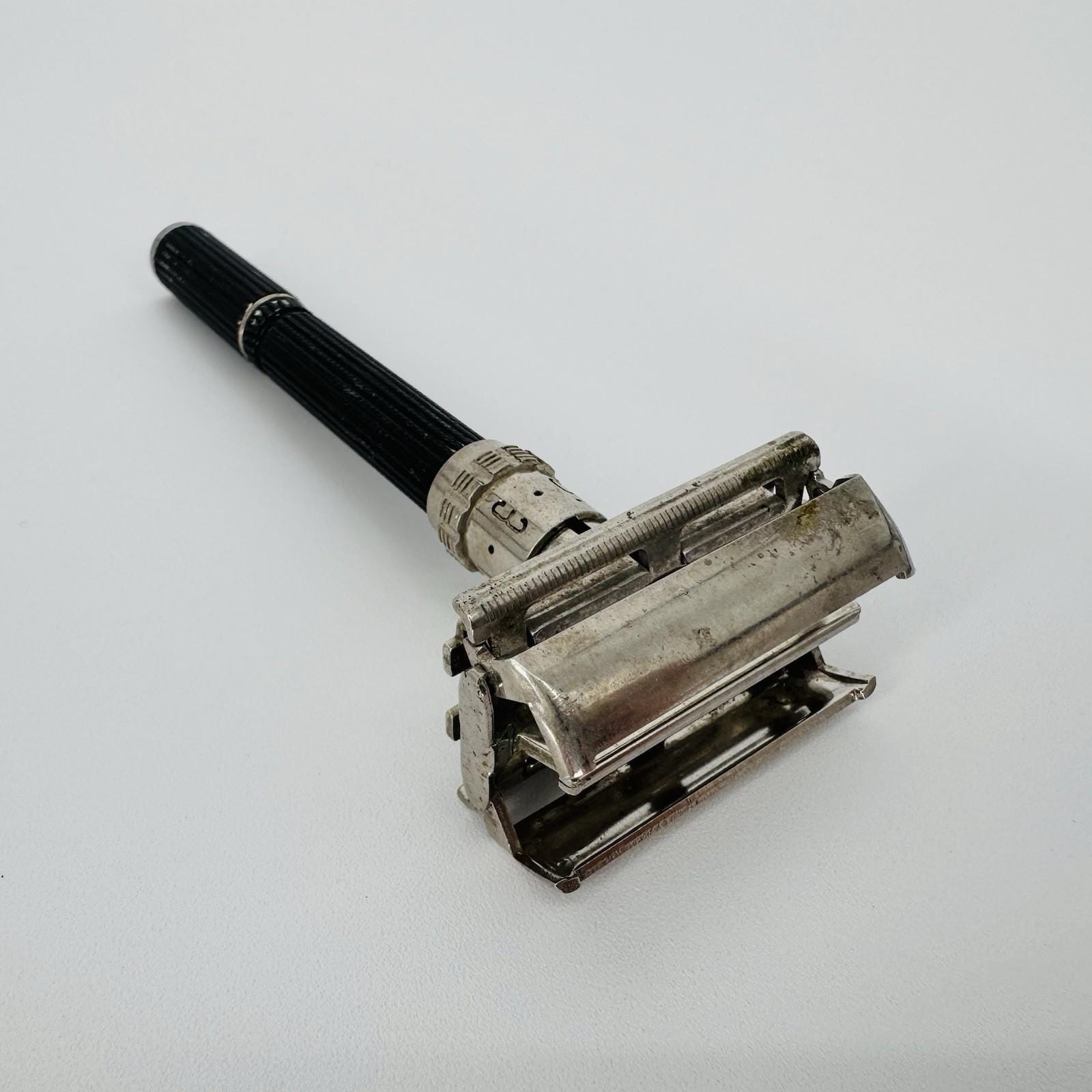 Vintage Gillette 84 Super Adjustable Razor - S-2 - 1972 Model