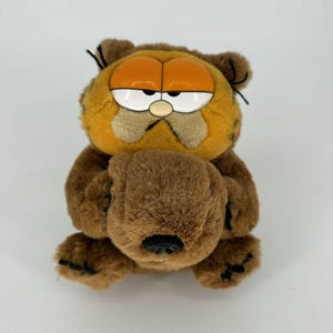 Vintage Garfield UFS Plush Cat Cartoon Strip Grizzly Bear Outfit Costume Brown