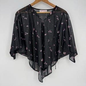 1960s Whimsigoth Blouse Women&#39;s Petite Medium Route One Black Sheer Pink Floral