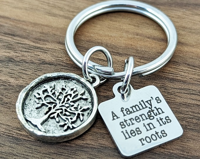 Family Keychain Personalized, Family Keychain, Family Roots Quote, Family Tree Keychain, Grandma Gifts, Gifts for Grandma, Grandma Gift