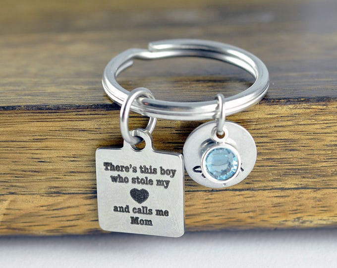 There's this boy who stole my heart he calls me mom keychain / Mother and Son Gift, Mothers Jewelry, Mothers Day Gift, Mothers Keychain