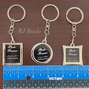Silver Photo Frame Key Chains – Round, Square, Rectangular for Wedding Favors, Memorial Gifts, Custom Photos
