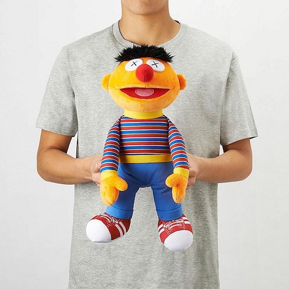 peluche kaws