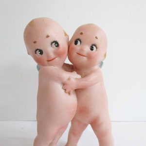 Rose O&#39;Neill Bisque Pair of Kewpie Huggers Figurine Germany 3.5&quot; tall 1920s