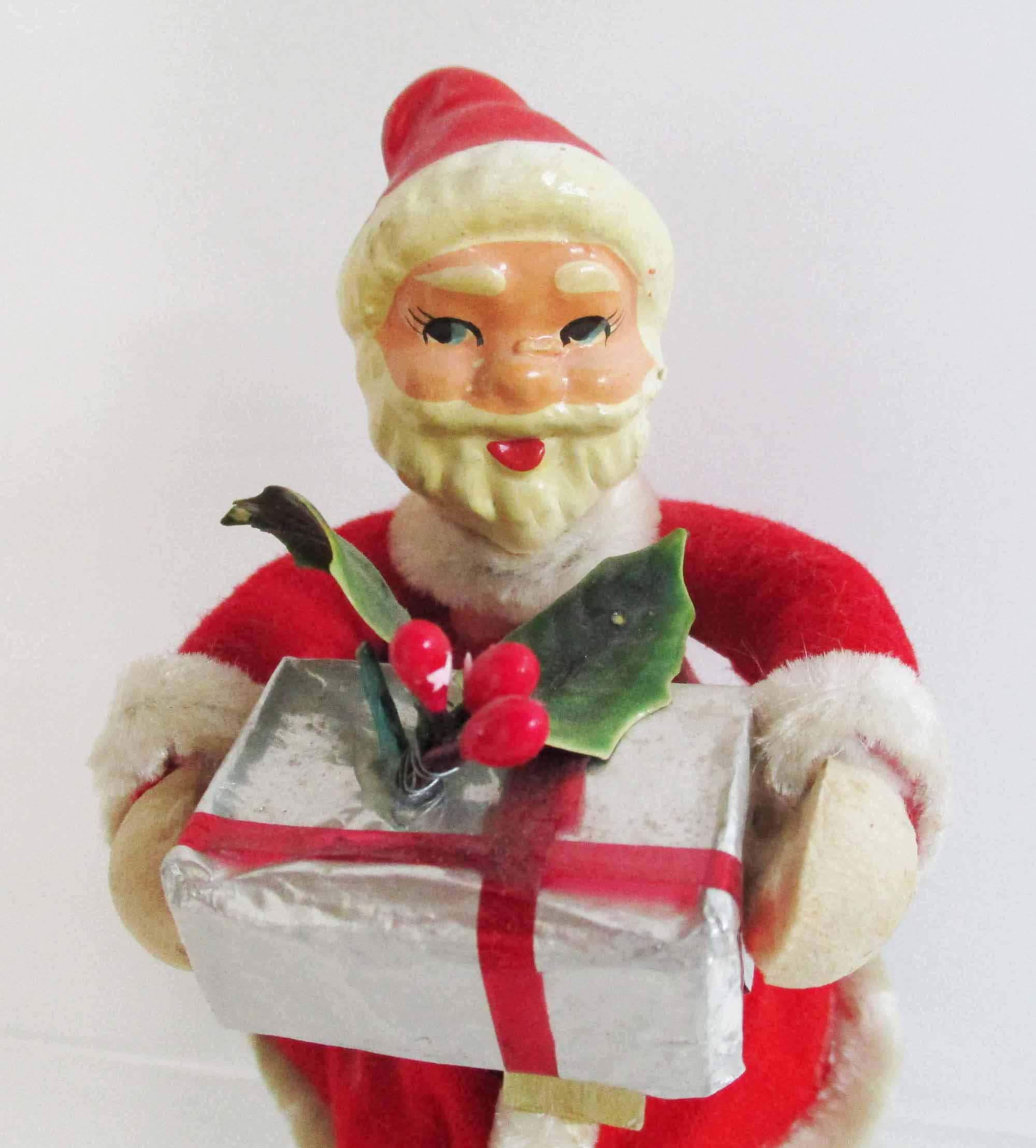 アンティーク サンタクロース 置物 ヴィンテージクリスマスサンタの置物：ギフトを抱えた頭部のコン