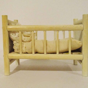 Made in Japan 1&quot; 1:12 Scale Crib for a Nursery with Linens Dollhouse Furniture c1940s