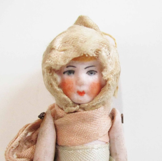 ヴィンテージ ブラウンラビットのビスクドール ヴィンテージ ブラウンラビットのビスクドール