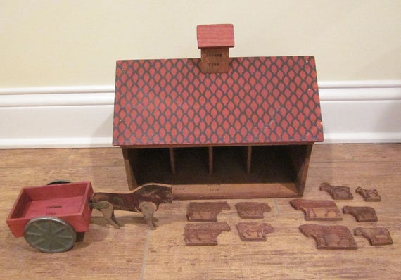 Huisje tafel menu Early Wooden Converse Barn With Animals and Wagon - Etsy
