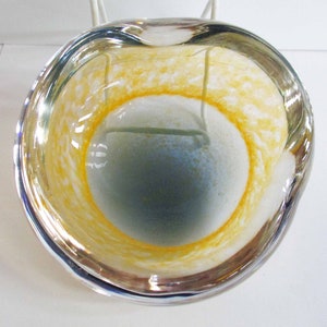 Free Form Mundgeblasene Murano Schale Klar, Orange und Blau 1960er Jahre